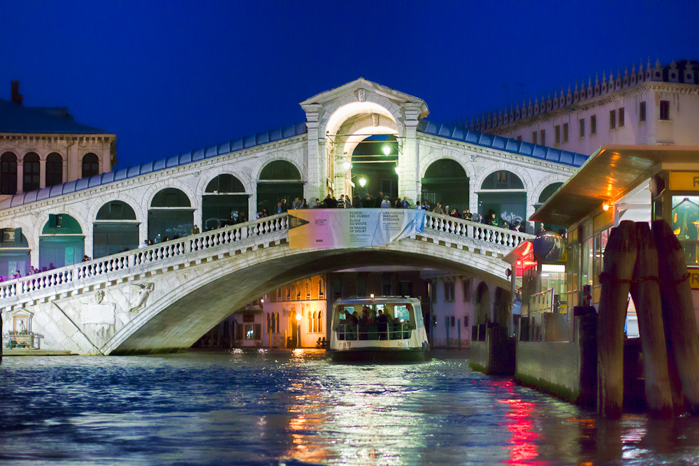 Rialtobrücke abends