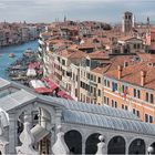 Rialtobrücke und Canal Grande.....