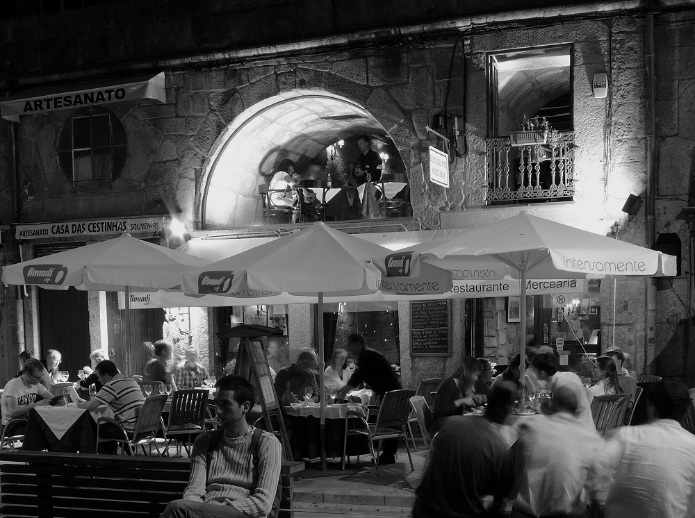 Ribeira bei Nacht