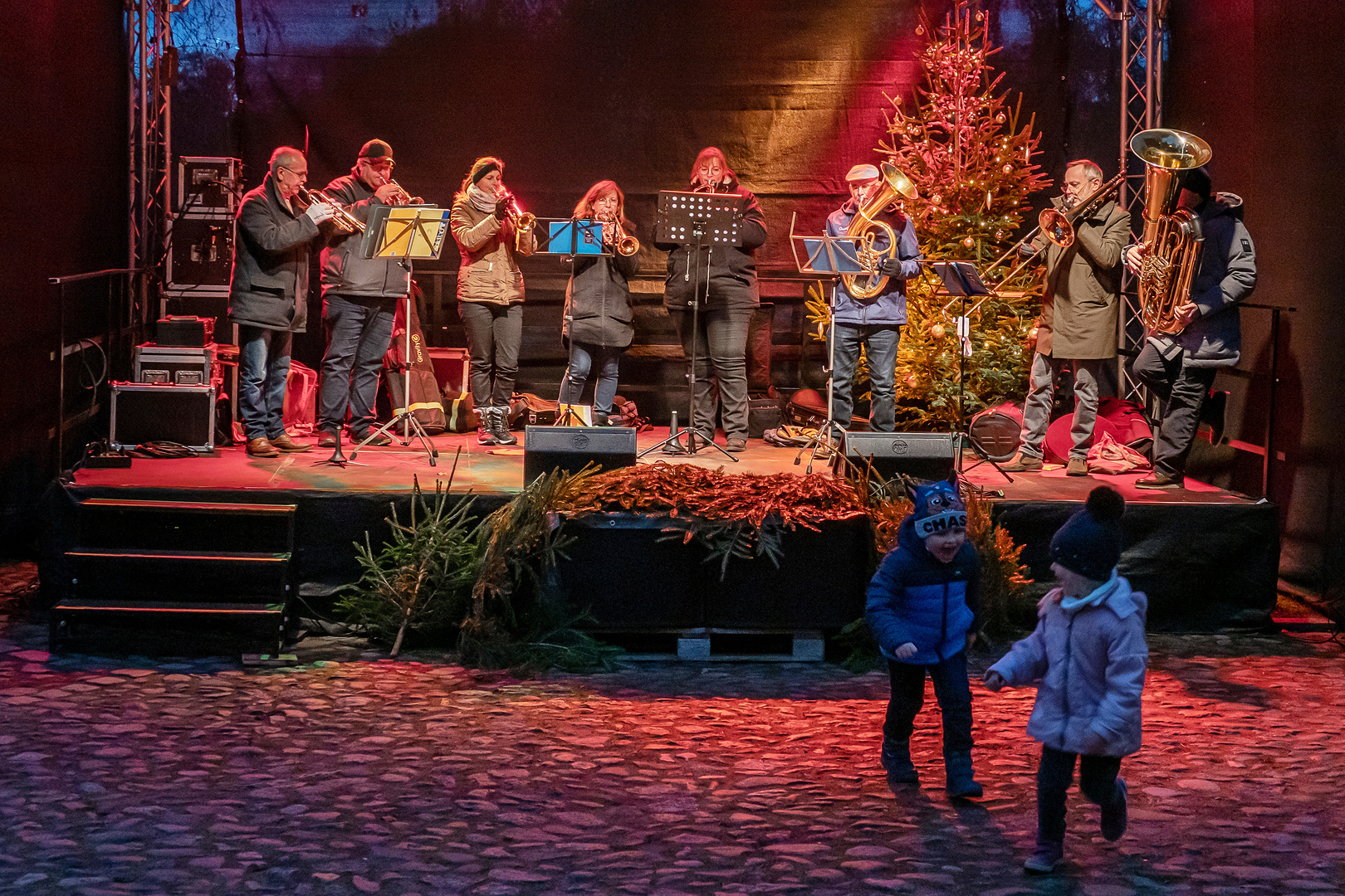 Ribnitzer Weihnachtsmarkt lädt zum Verweilen ein