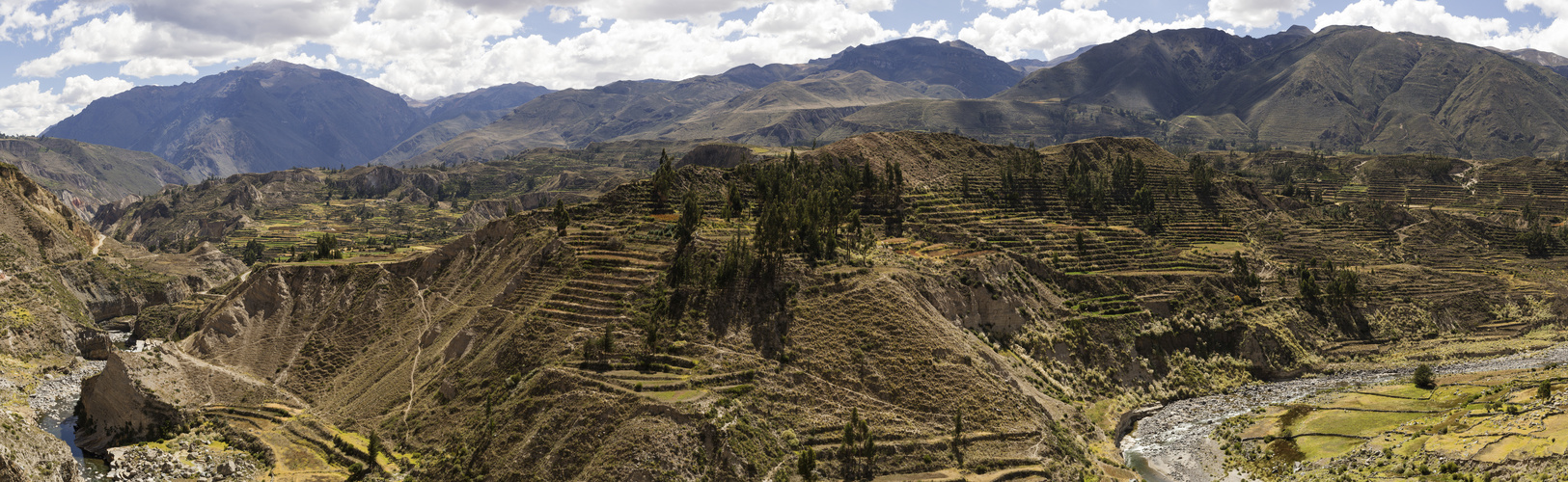 Ricas montañas, hermosas tierras,...