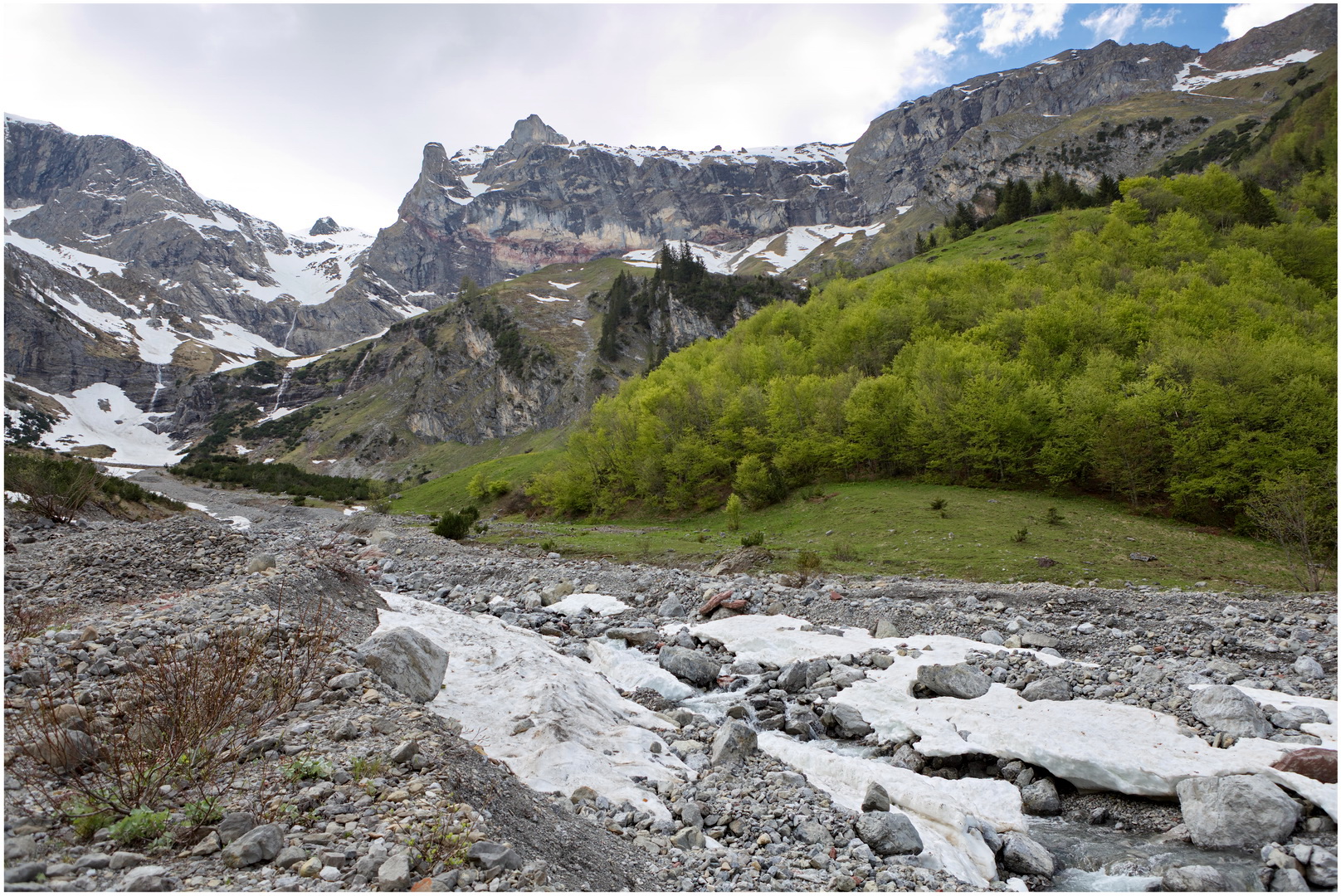 Richtung Lünersee 2021-05-30 neben der Strasse