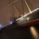 Rickmer Rickmers bei Nacht