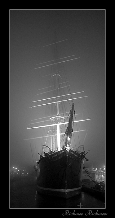 Rickmer Rickmers im Nebel