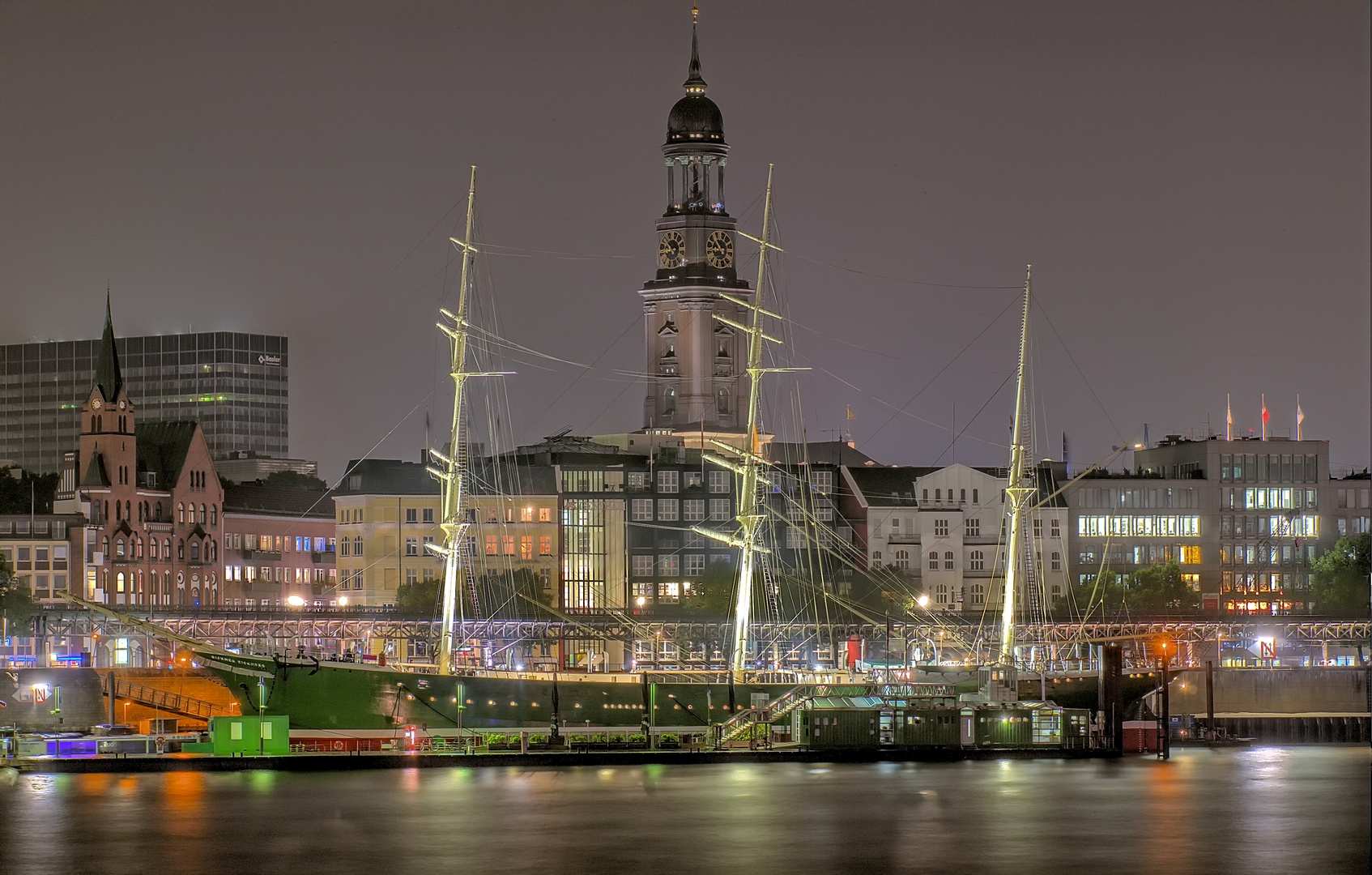 Rickmers im Regen 