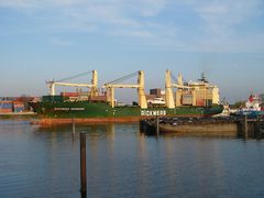 Rickmers Shanghai im Reiherstiegkanal