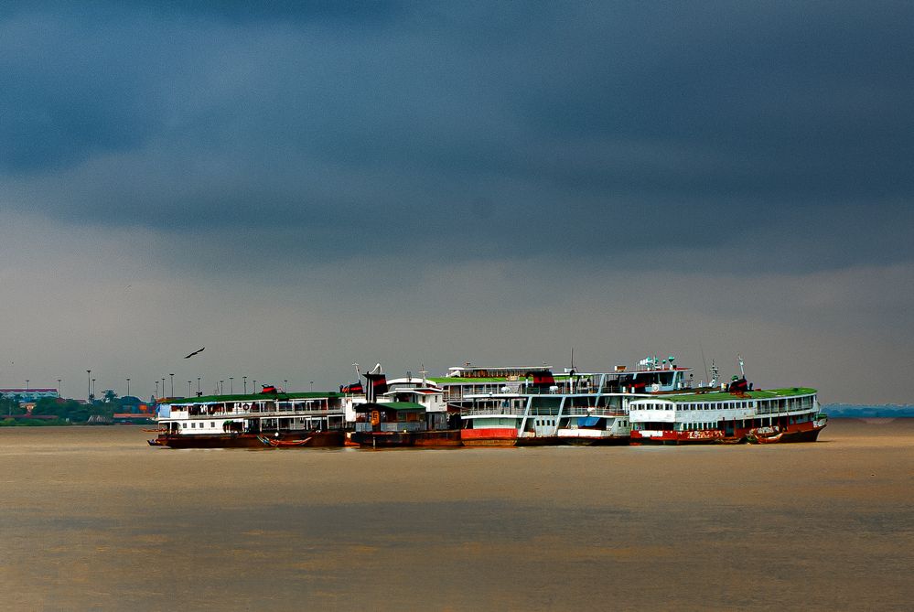 Ride across the Yangon river