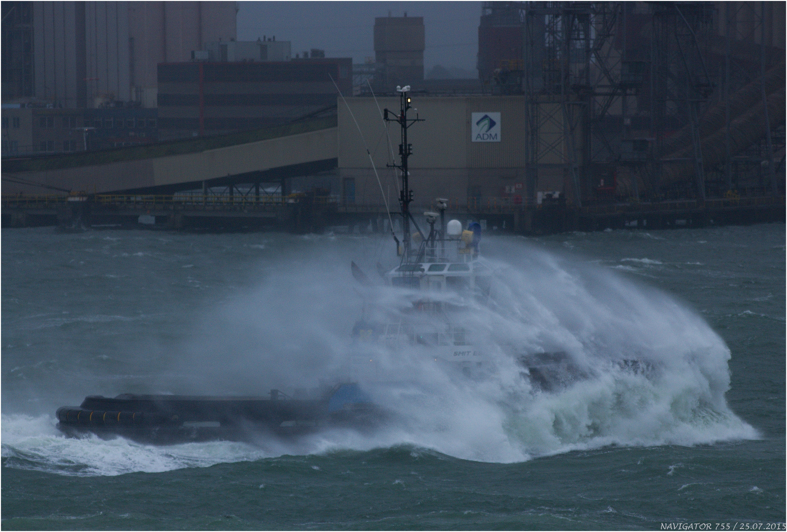 Rider of the storm. / Calandkanal Rotterdam