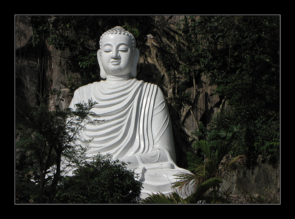 Riesen-Marmorbuddha