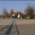Riesen-Sonnenuhr im Britzer Garten
