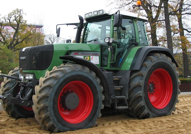 Riesen Traktor