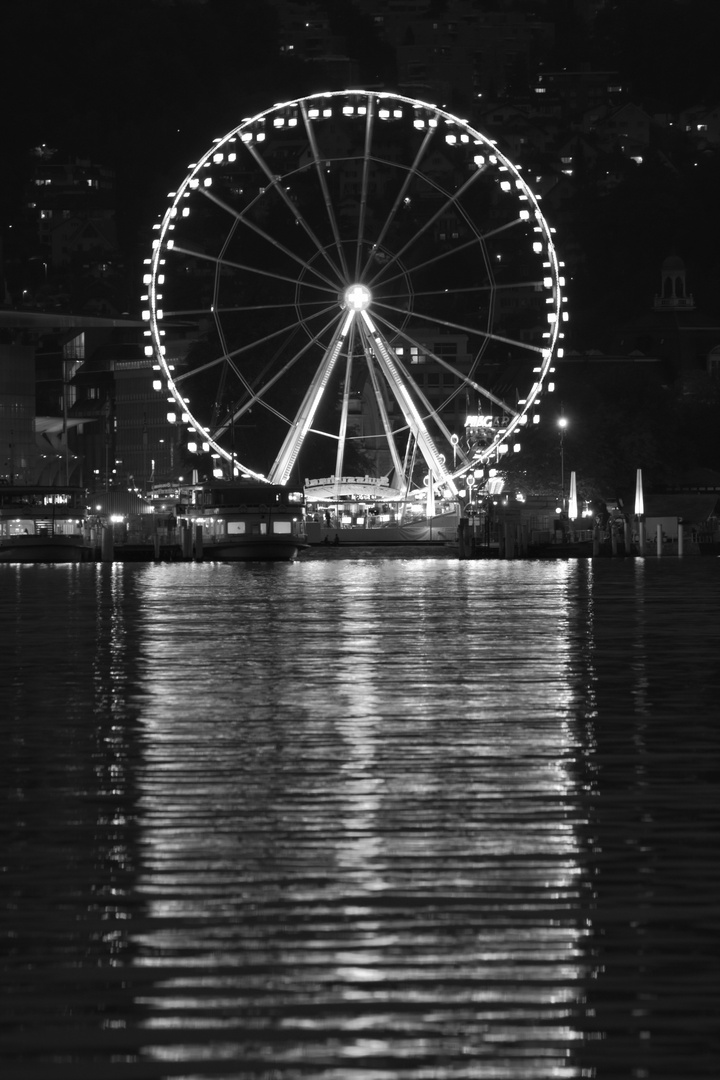 Riesenrad am See