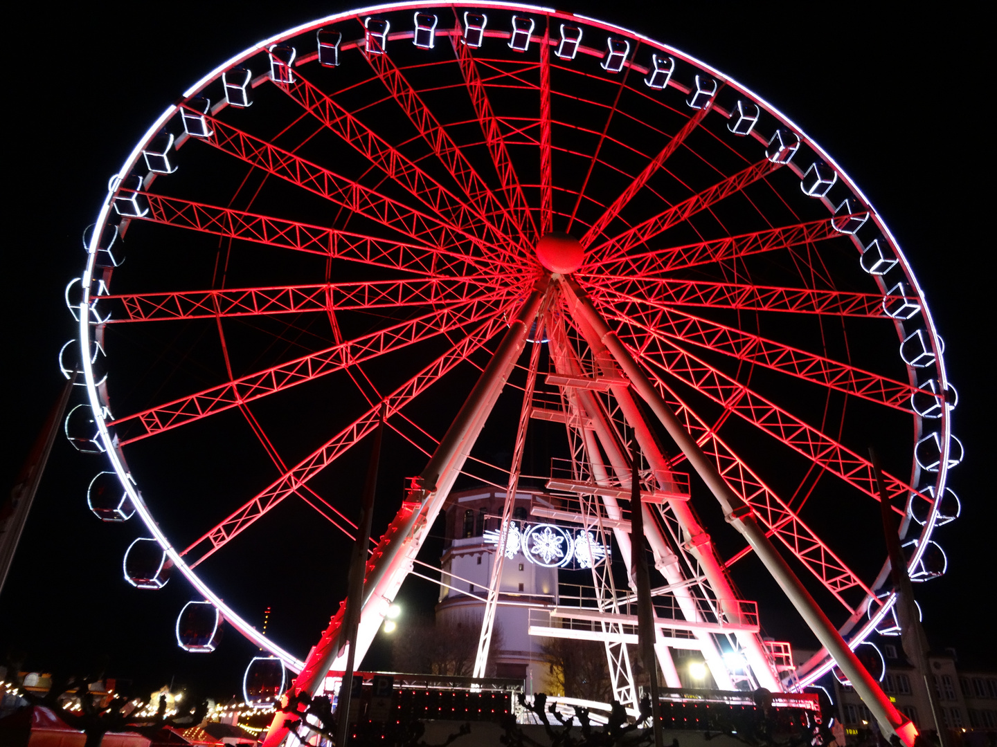 Riesenrad auf dem Burgplatz in Düsseldorf