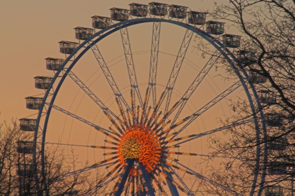 Riesenrad auf dem Frühlings-Dom