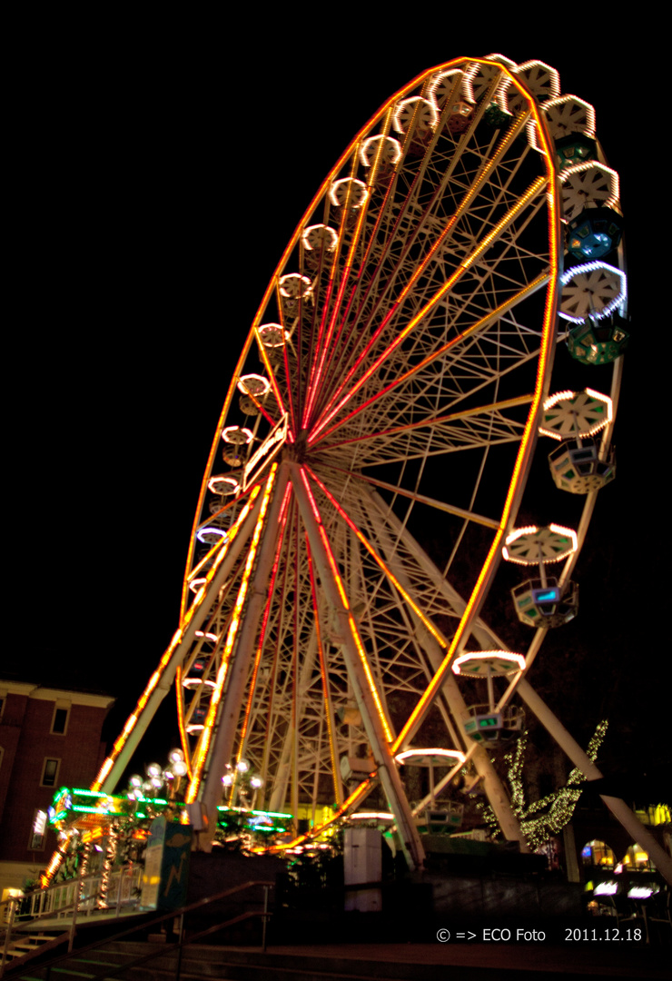 Riesenrad auf dem Mauritiusplatz in Wiesbaden