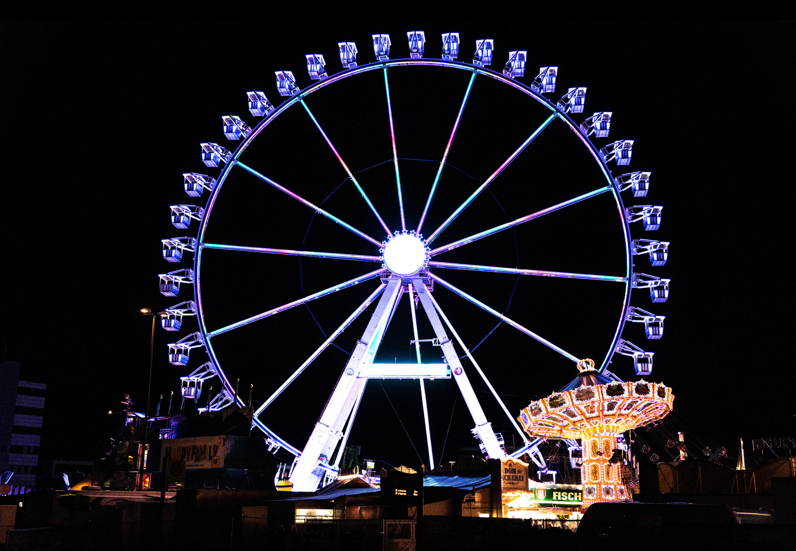 Riesenrad auf dem Volksfest