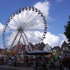 Riesenrad auf dem Wochenmarkt