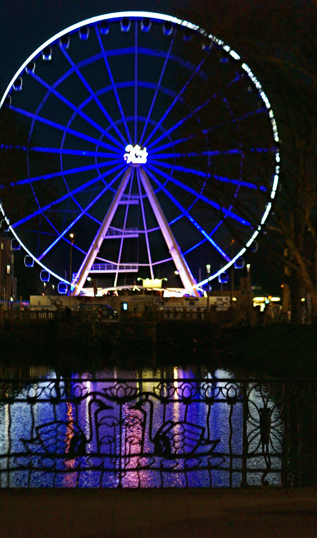 Riesenrad auf Düsseldorfer Kö