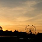 Riesenrad bei Abenddämmerung