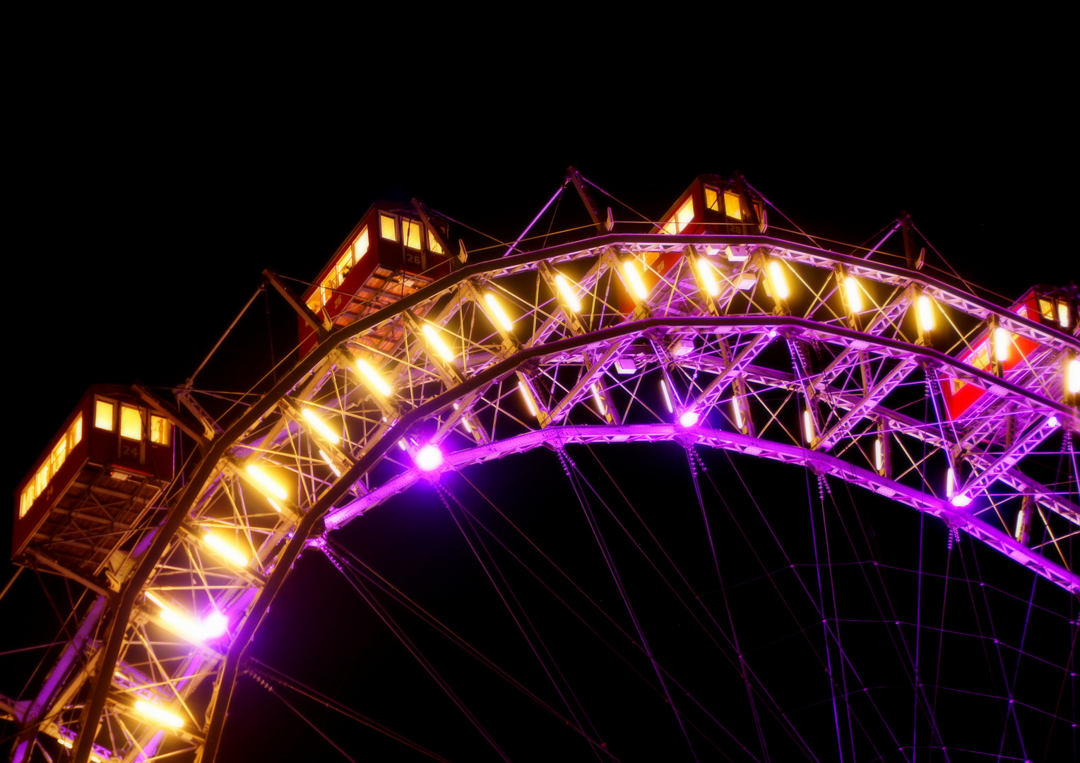 Riesenrad bei Nacht