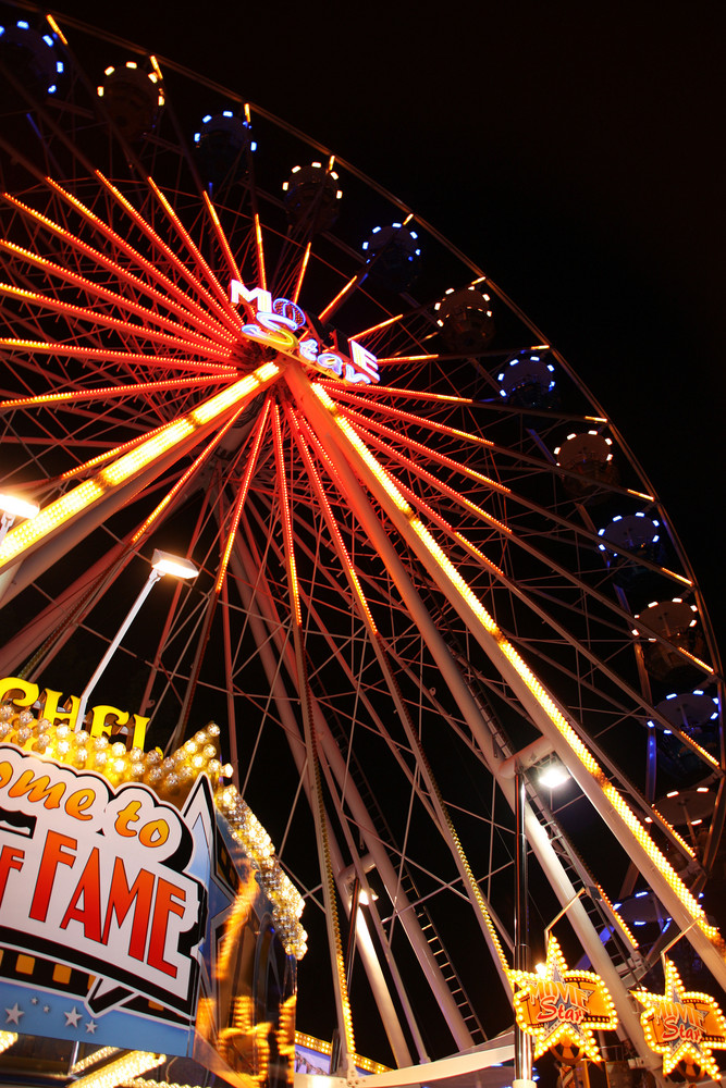 Riesenrad bei Nacht