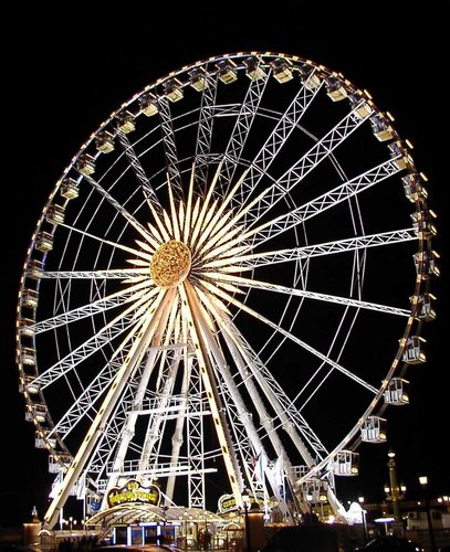 Riesenrad bei Nacht