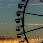 Riesenrad bei Sonnenaufgang in der Hafen City