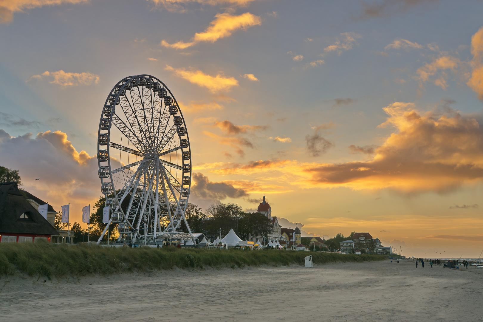 Riesenrad bei Sonnenuntergang