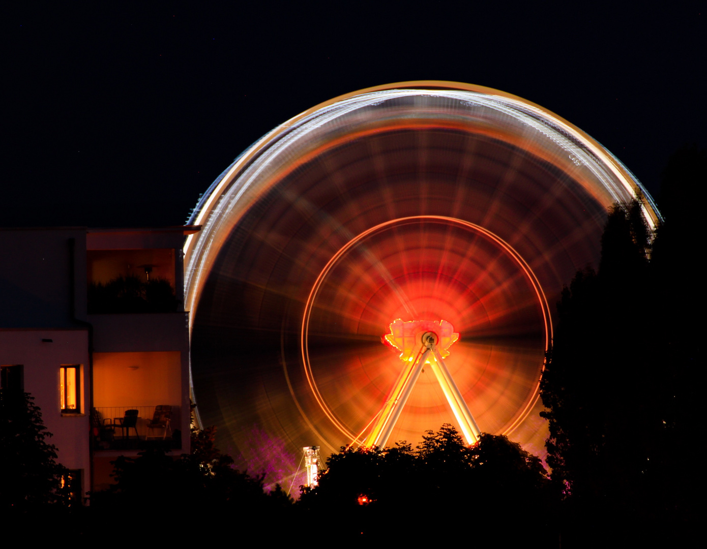 Riesenrad bewegt