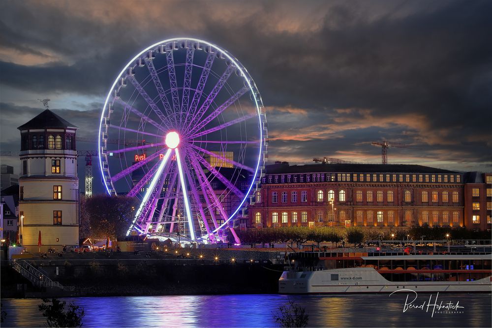 Riesenrad .... der Altstadt