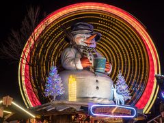 Riesenrad im Hintergrund