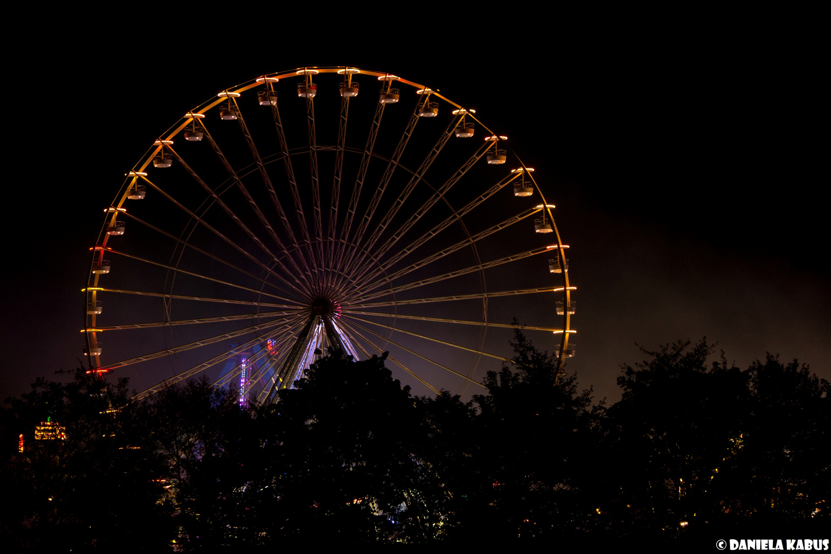 Riesenrad im Nebel