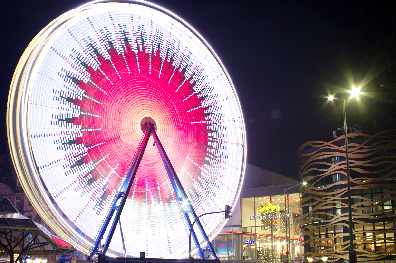 Riesenrad in Action in Rotweiss