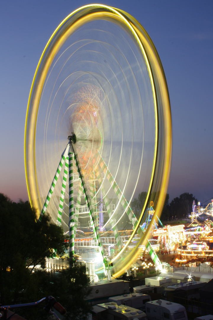 Riesenrad in Bewegung