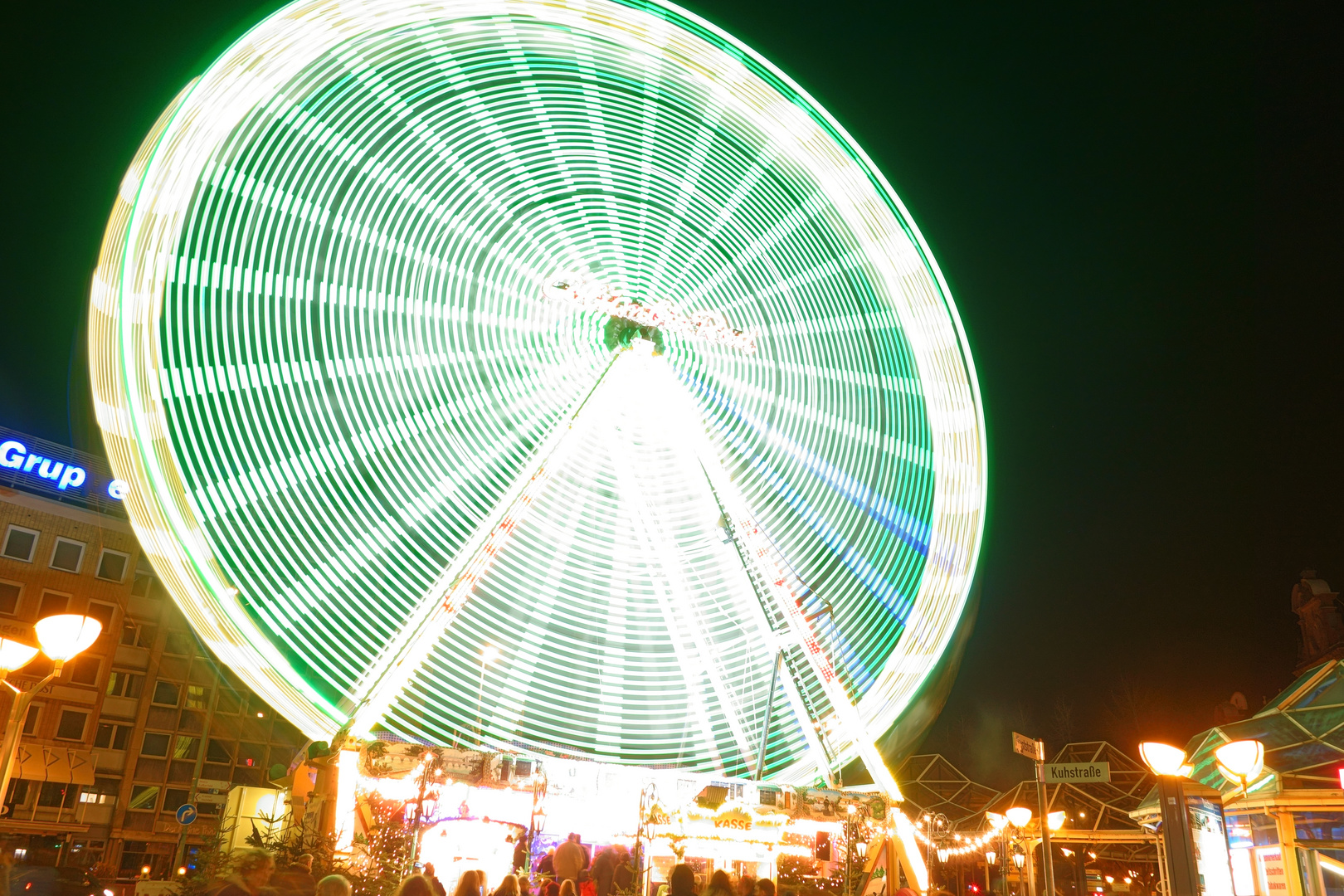 Riesenrad in grün