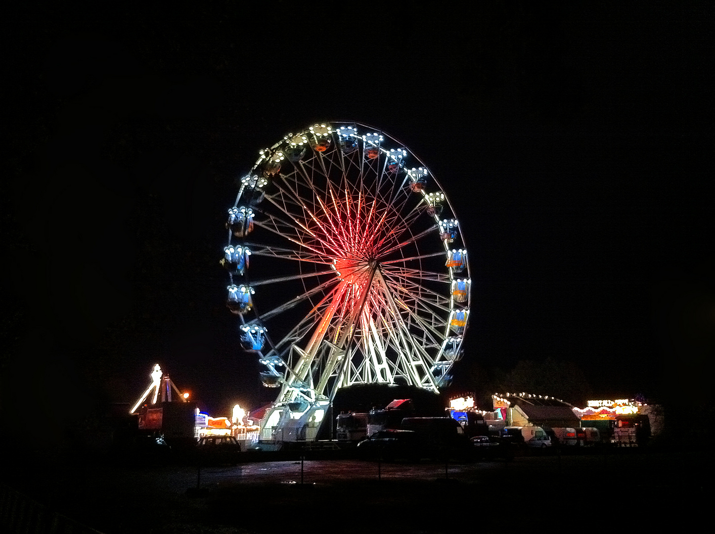 Riesenrad in Stadthagen bei Nacht