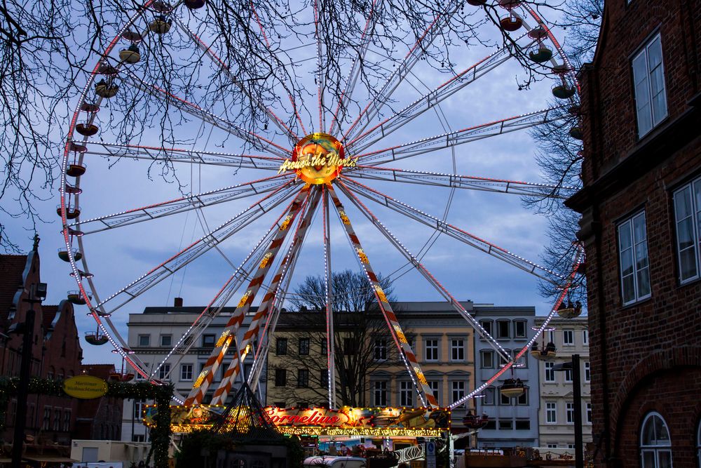 Riesenrad Lübecker Weihnachtsmarkt