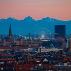 Riesenrad München mit Alpen