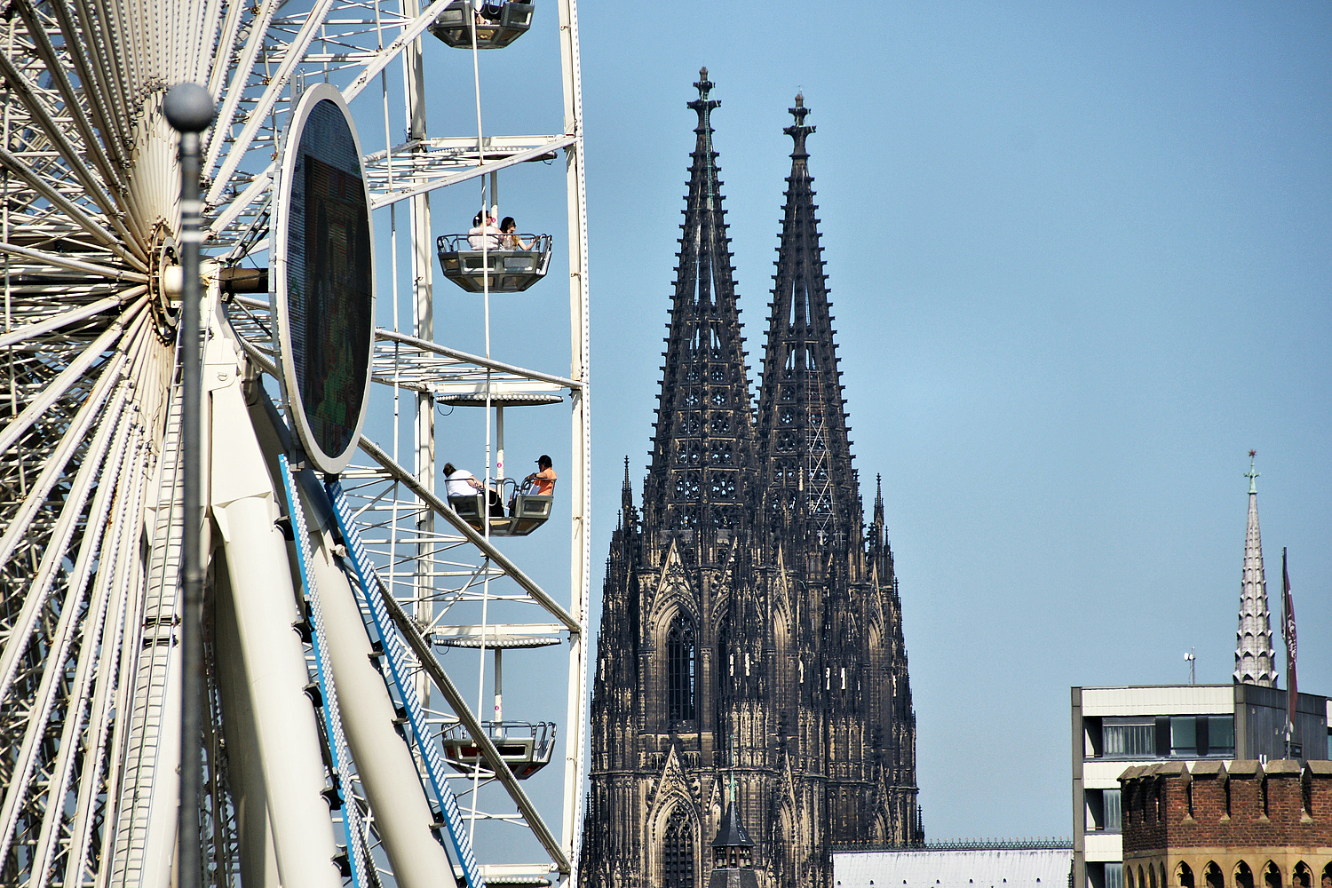 Riesenrad und Kölner Dom