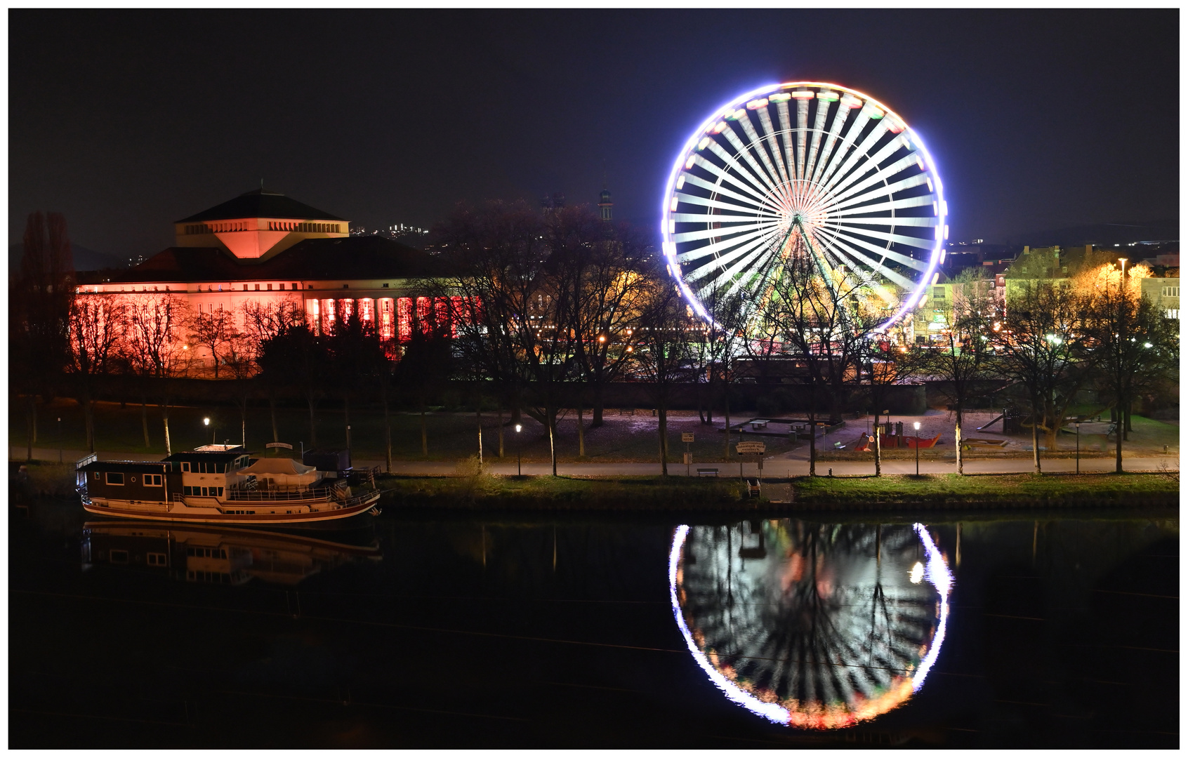 Riesenrad und Staatstheater