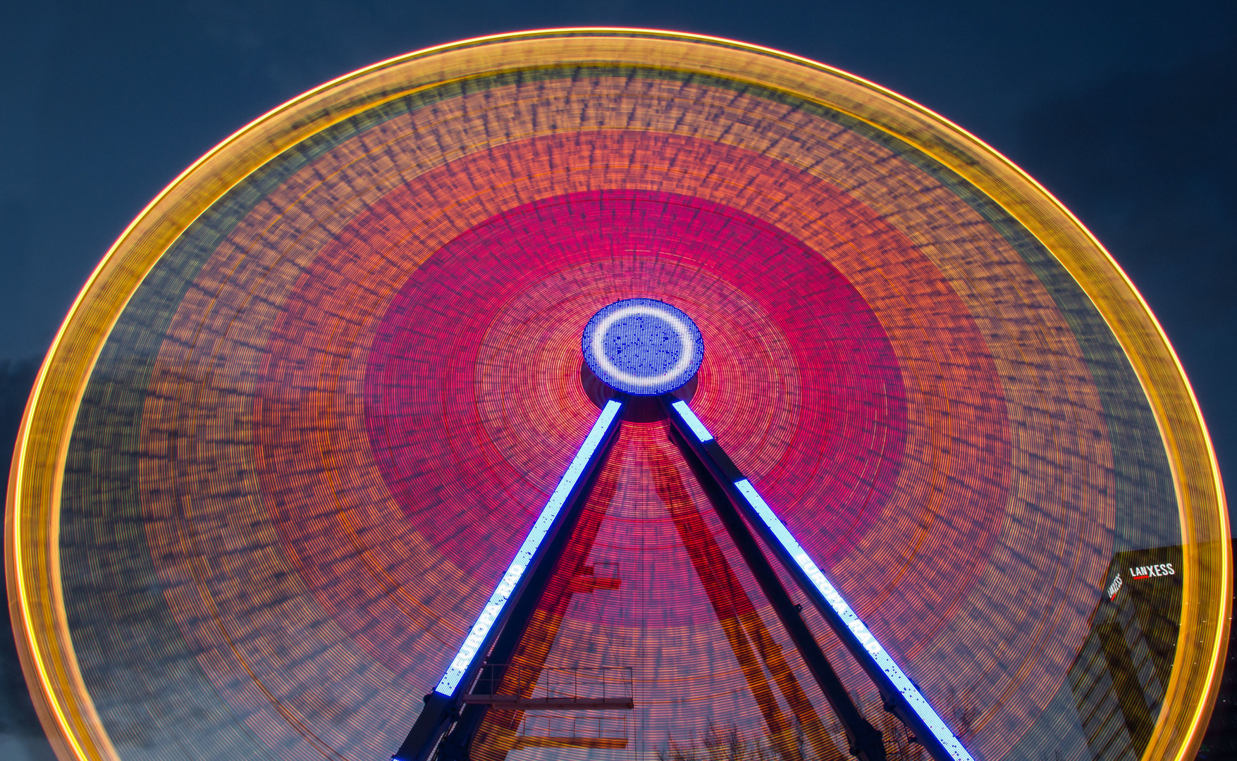 Riesenrad von unten