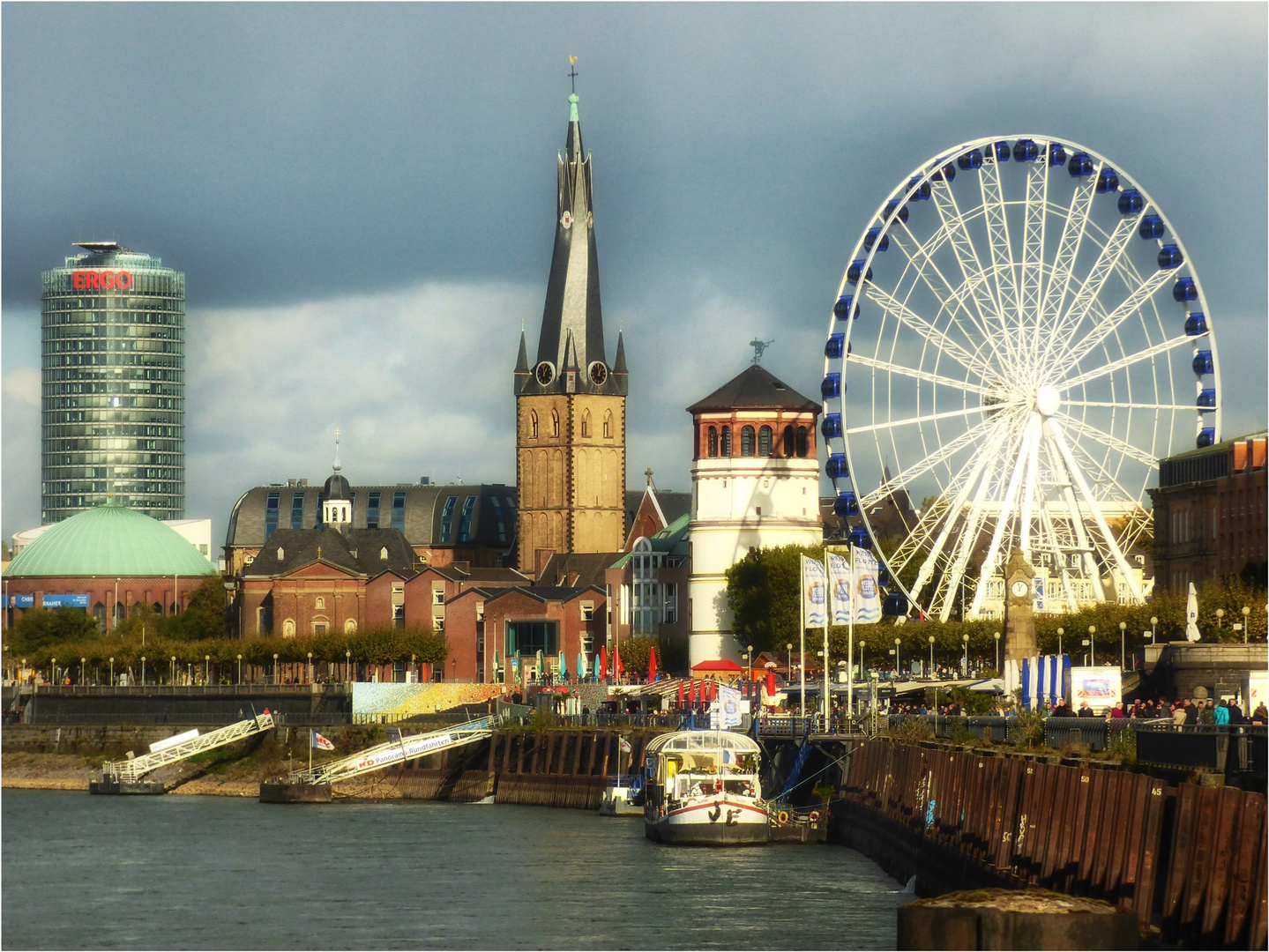Riesenrad Wheels of Vision Düsseldorf - Archivaufnahme