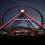 Riesenrad zur blauen Stunde