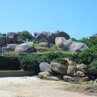 "Riesenspielzeug" am Strand von Tregastel