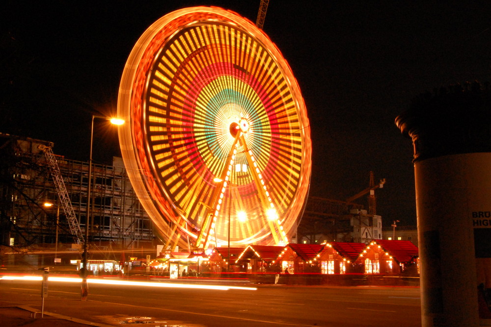 Riesiges buntes Riesenrad