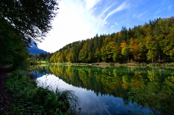 ....Riessersee im herbstlichen Kleid....
