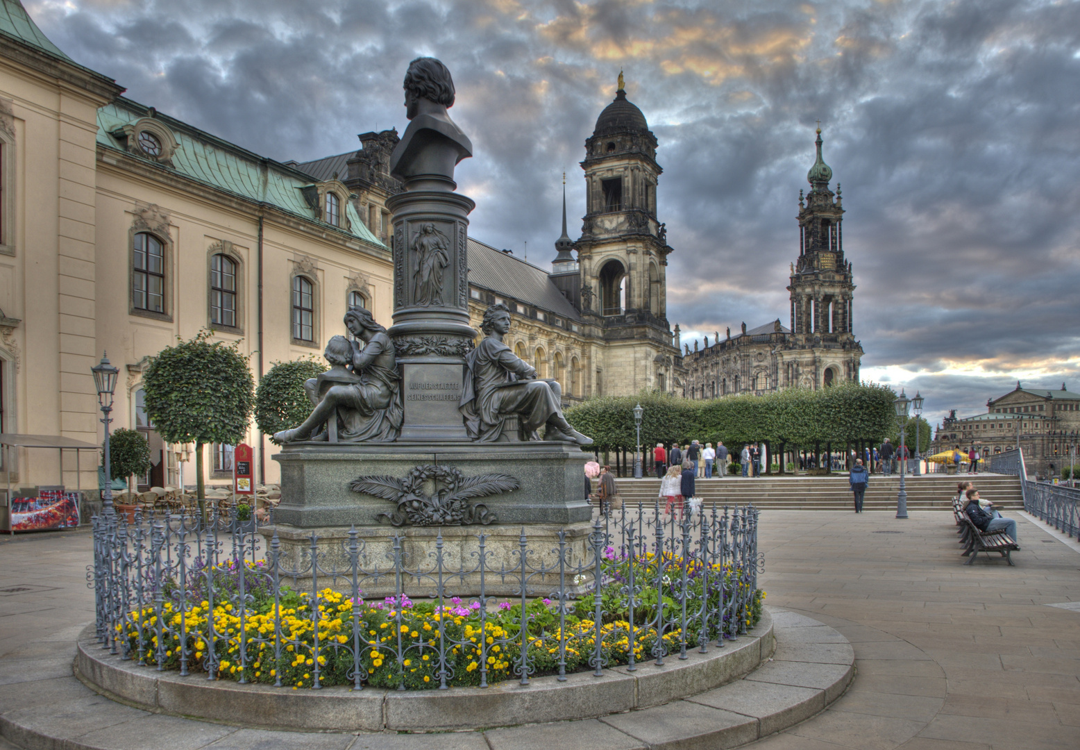 Rietschel-Denkmal - Brühlsche Terasse in Dresden