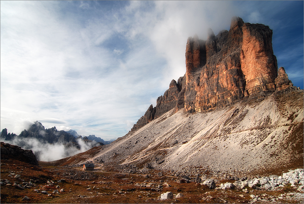 Rif. Lavaredo / Lavaredohütte mit den Drei Zinnen