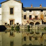 Riflessi a Bagno Vignoni