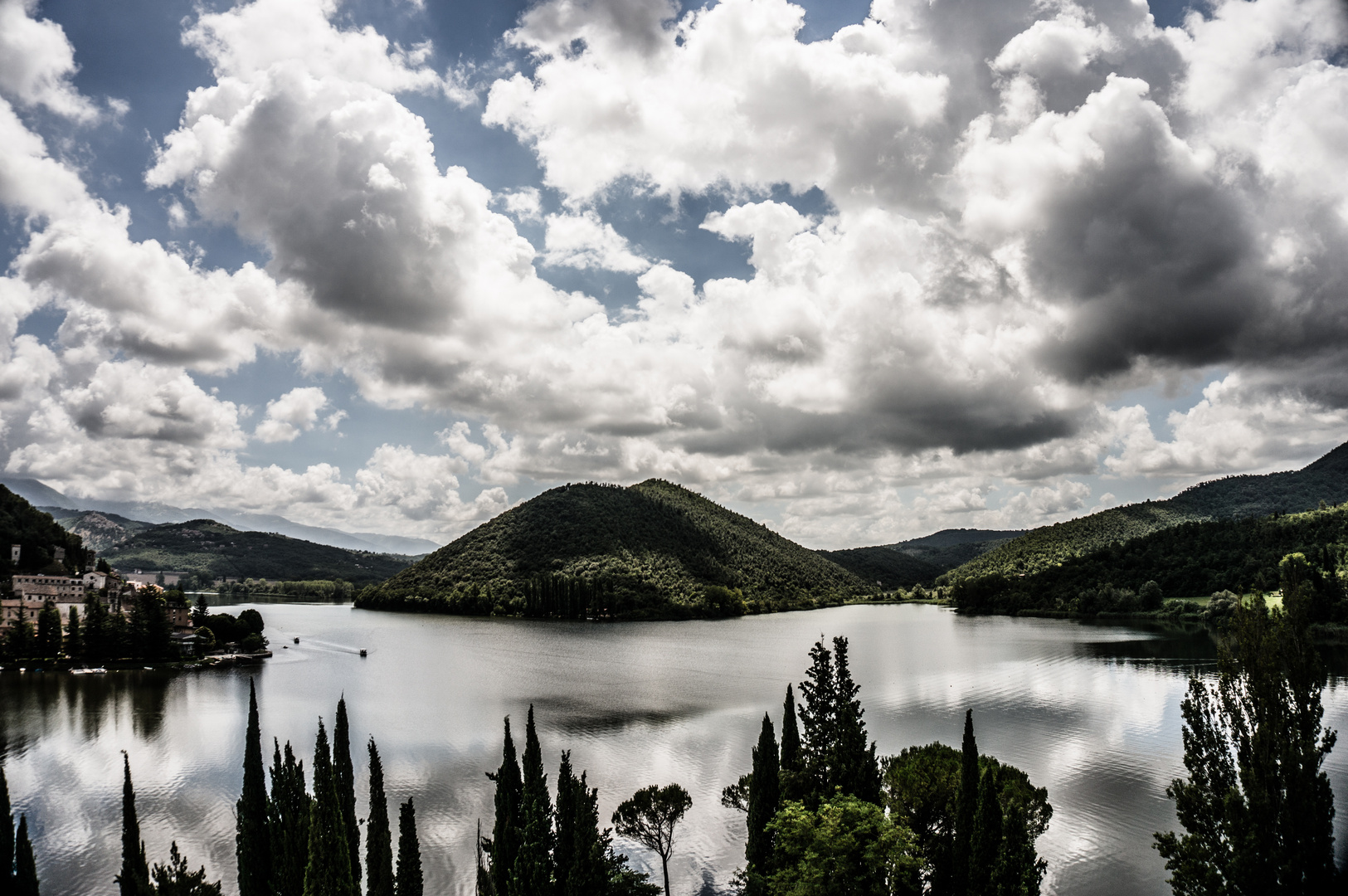 Riflessi a Piediluco